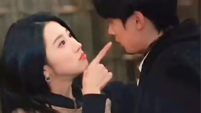 總裁夫人當(dāng)膩了，今天開始好好打工(全集)