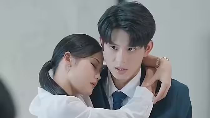 重生后，虐文霸總拿了寵妻劇本(全集)